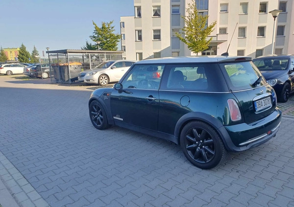 MINI Cooper cena 13500 przebieg: 242098, rok produkcji 2005 z Wałbrzych małe 56